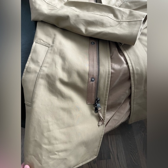Banana Republic Khaki Trench Coat Small — classic / lightweight - Picture 4 of 16